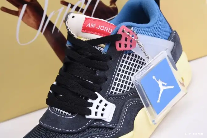 Rep LUCY UNION JORDAN 4 AIR OFF RETRO NOIR DC9533-001 0407